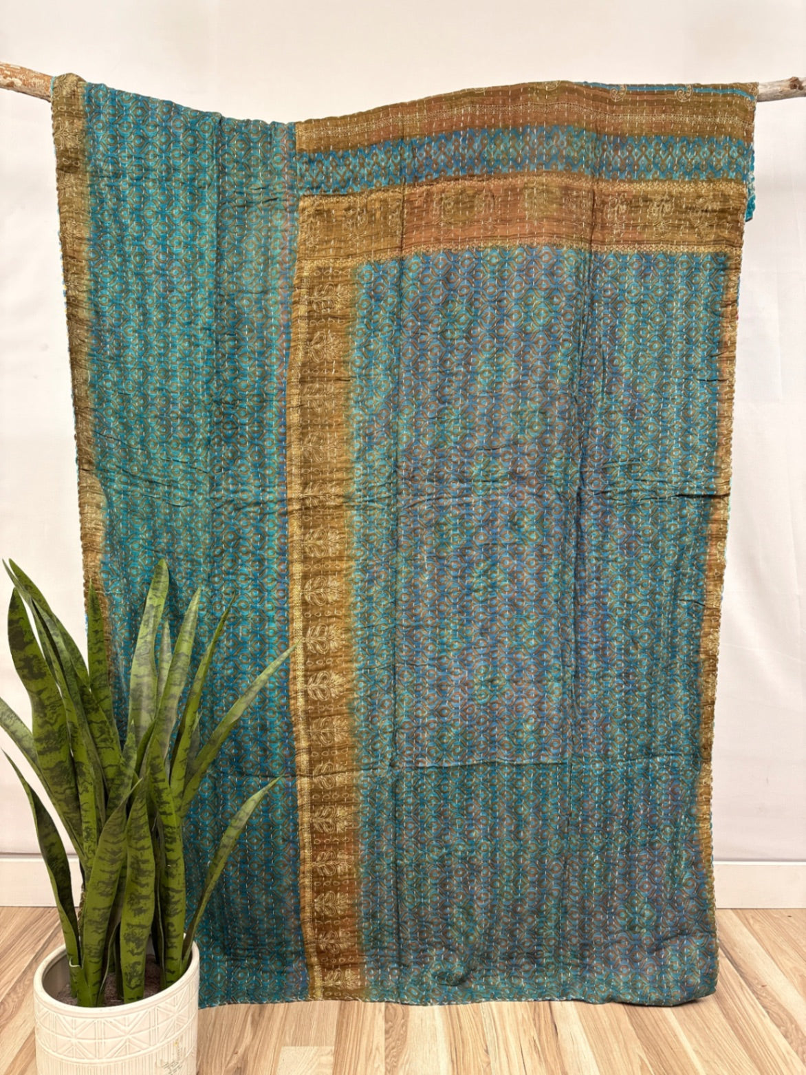 Patchwork Vintage Cotton Kantha Quilt - Twin