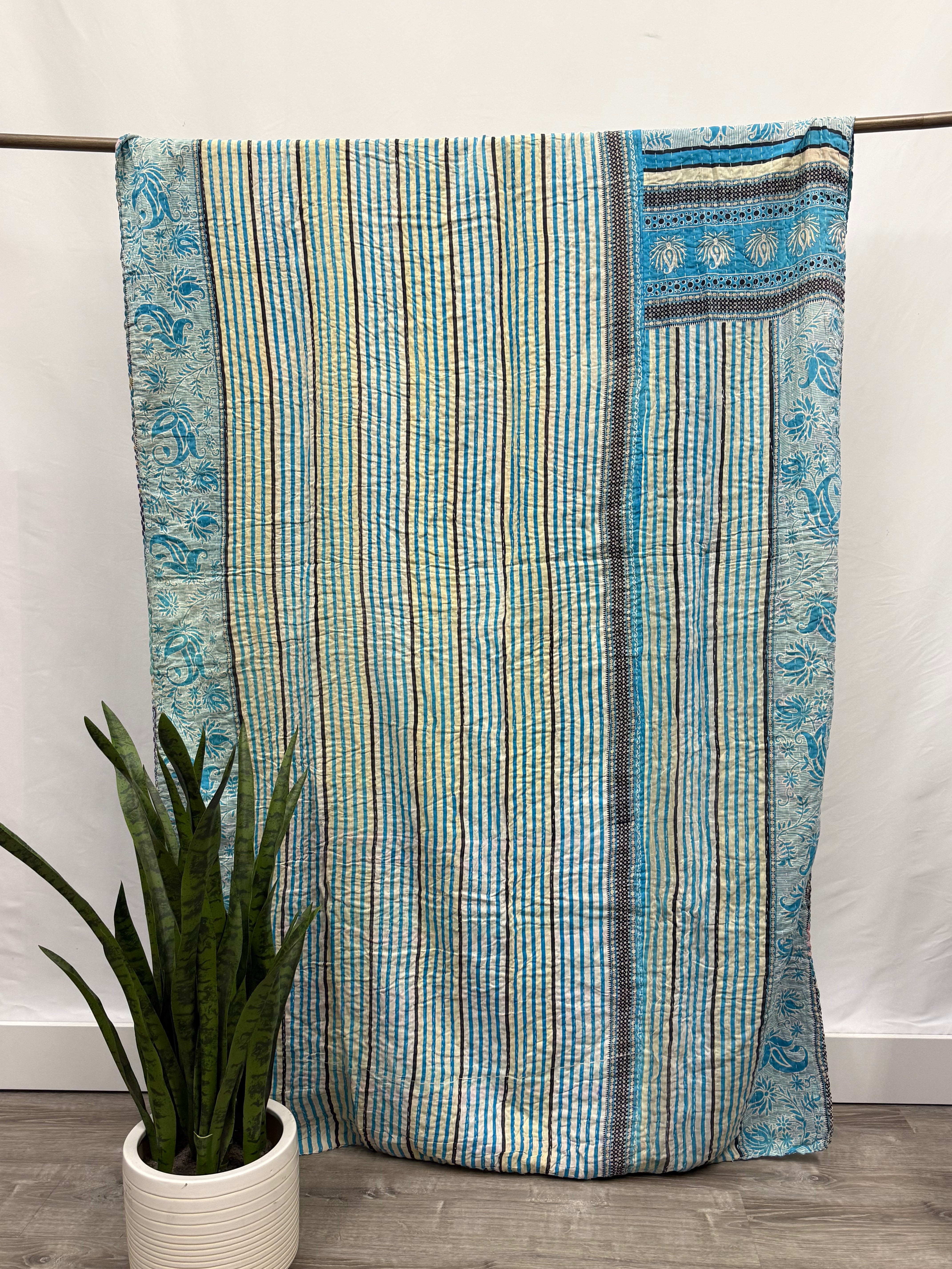 Patchwork Vintage Cotton Kantha Quilt - Twin
