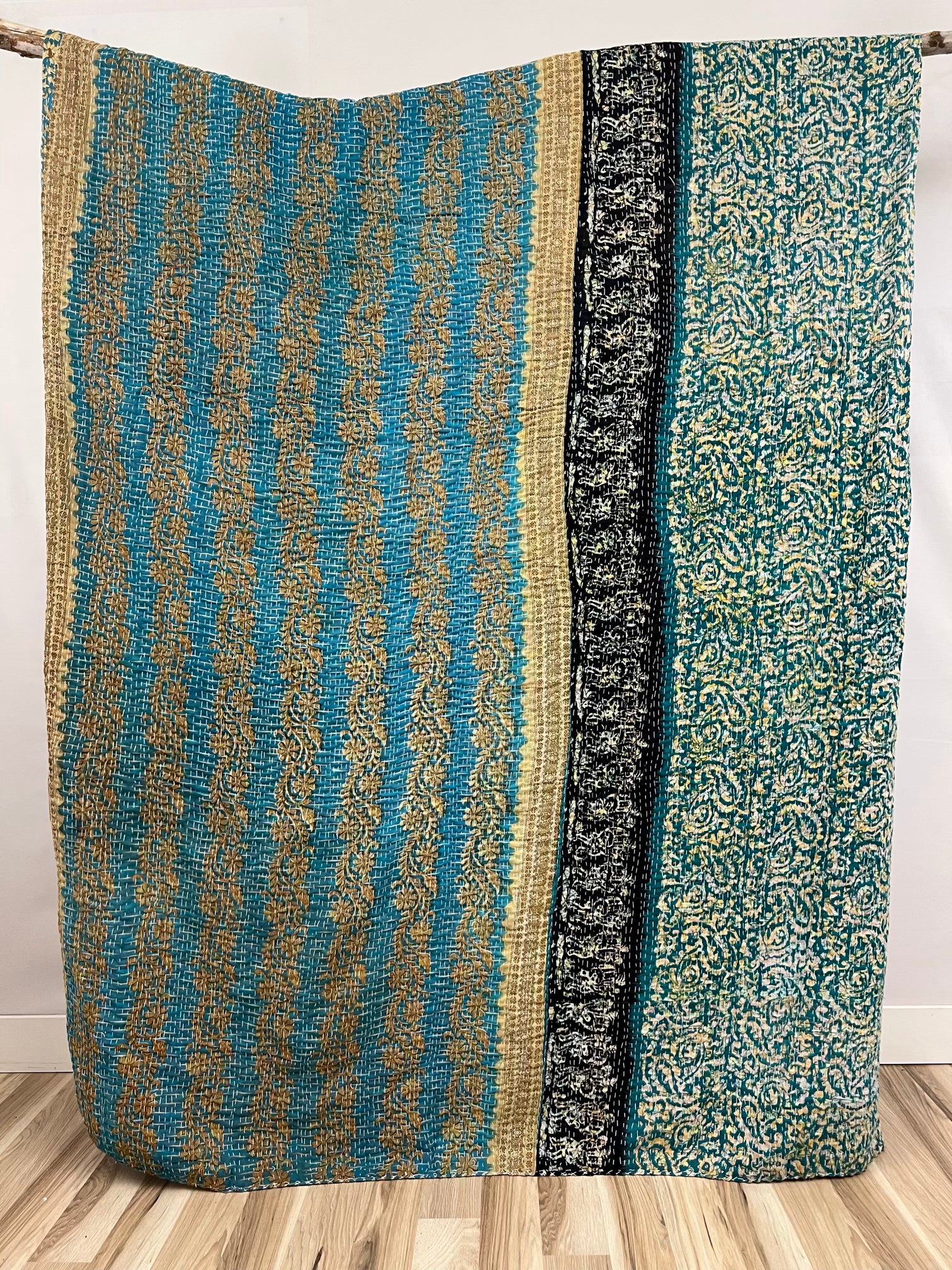 Patchwork Vintage Cotton Kantha Quilt - Queen