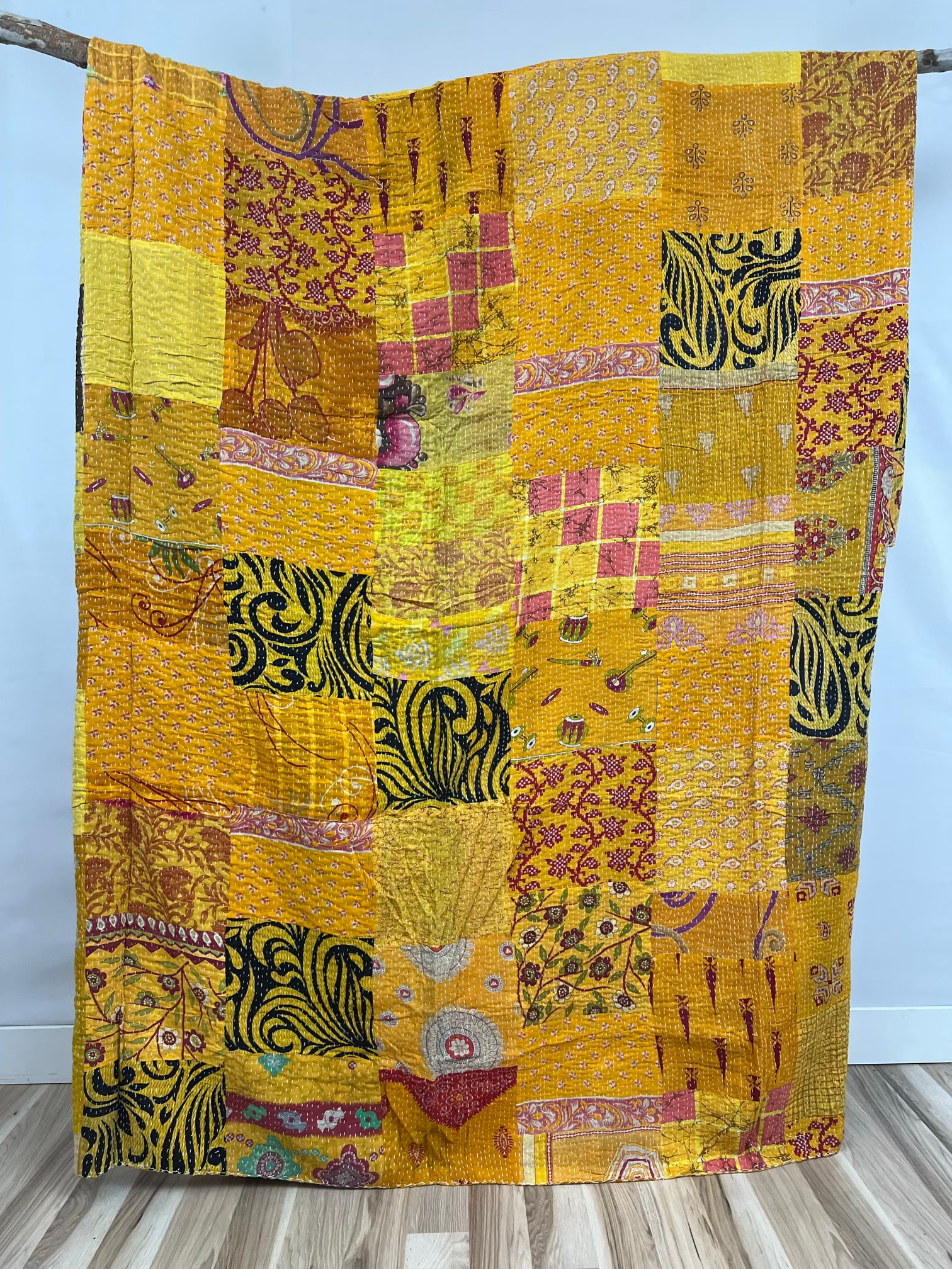 Patchwork Vintage Cotton Kantha Quilt - Queen