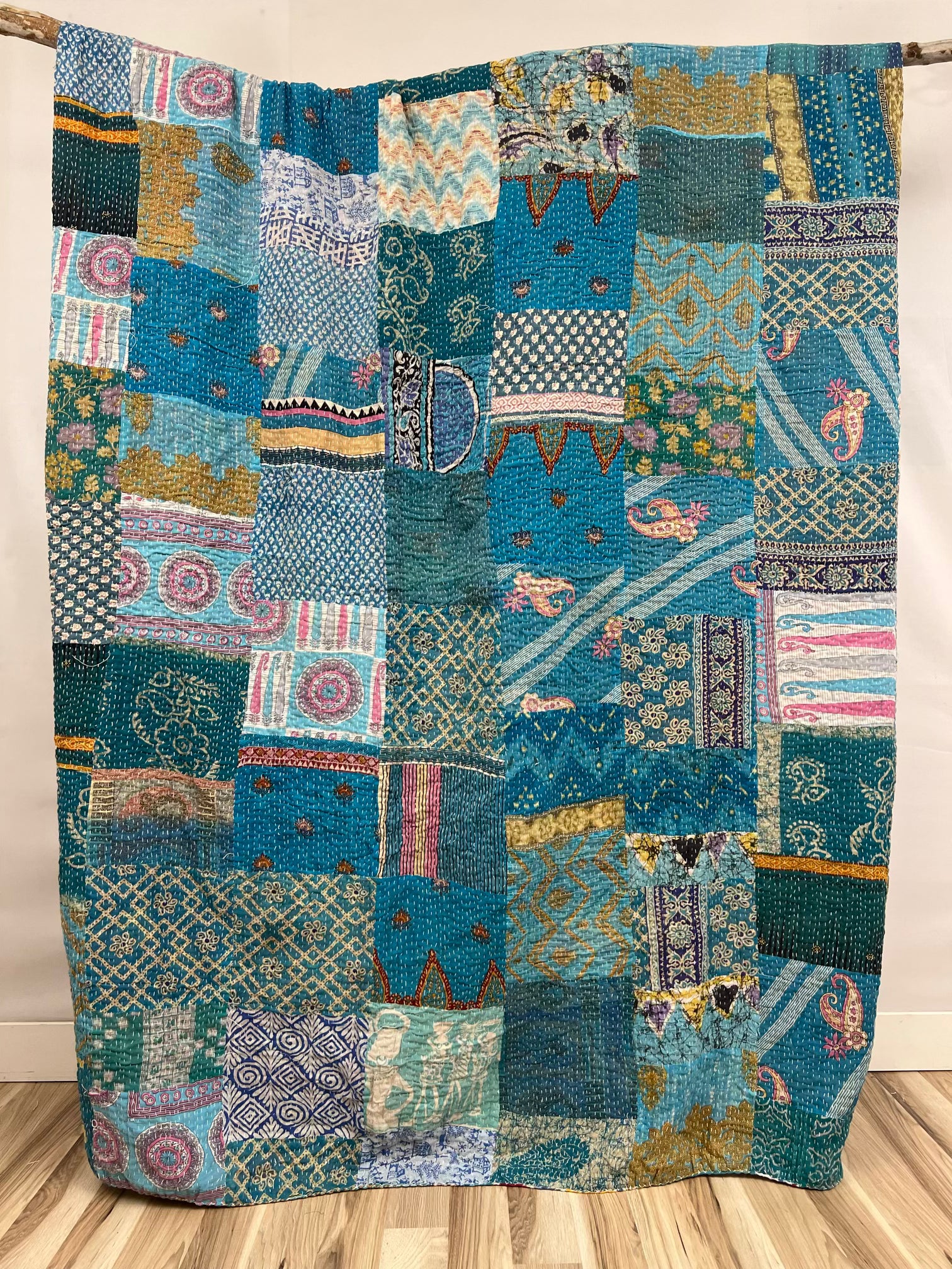 Patchwork Vintage Cotton Kantha Quilt - Queen