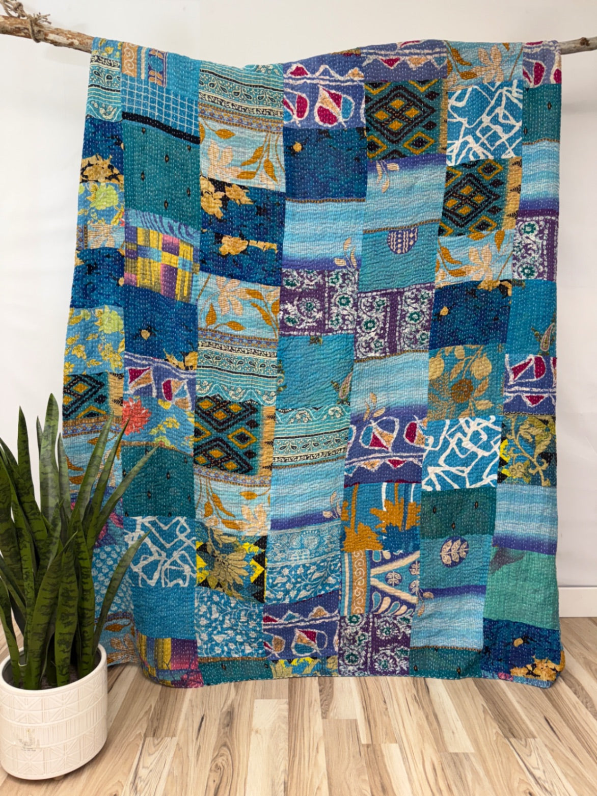 Patchwork Vintage Cotton Kantha Quilt - Queen