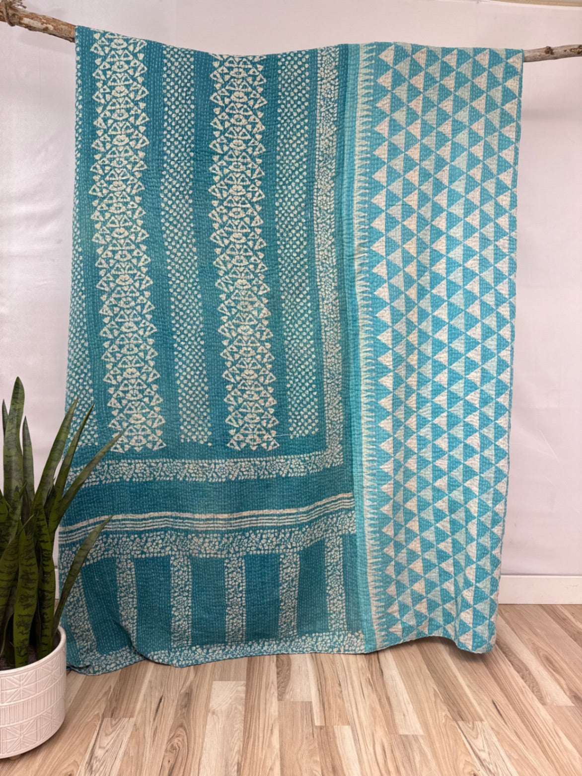 Patchwork Vintage Cotton Kantha Quilt - Queen